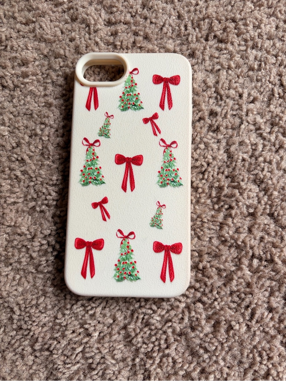 Festive White Phone Case with Red Bows and Green Trees Fits an IPhone SE